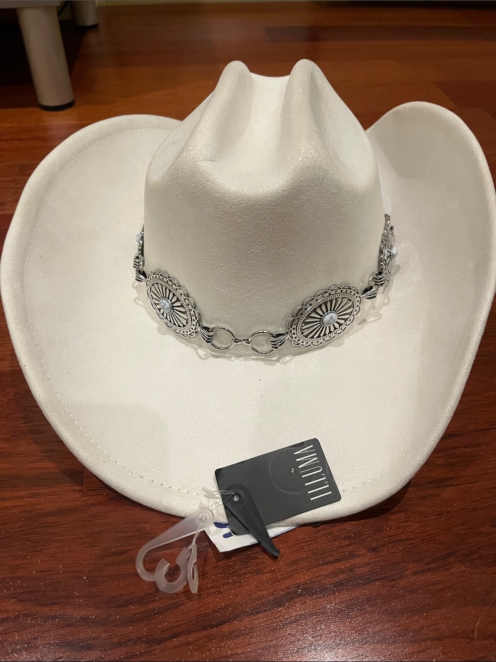 Women's White Western Hat with Silver Concho Band